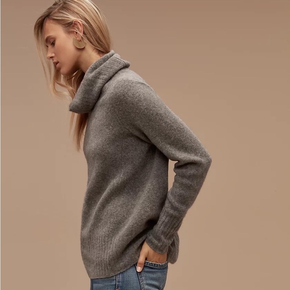 Community wool sweater in grey - Picture 2 of 6